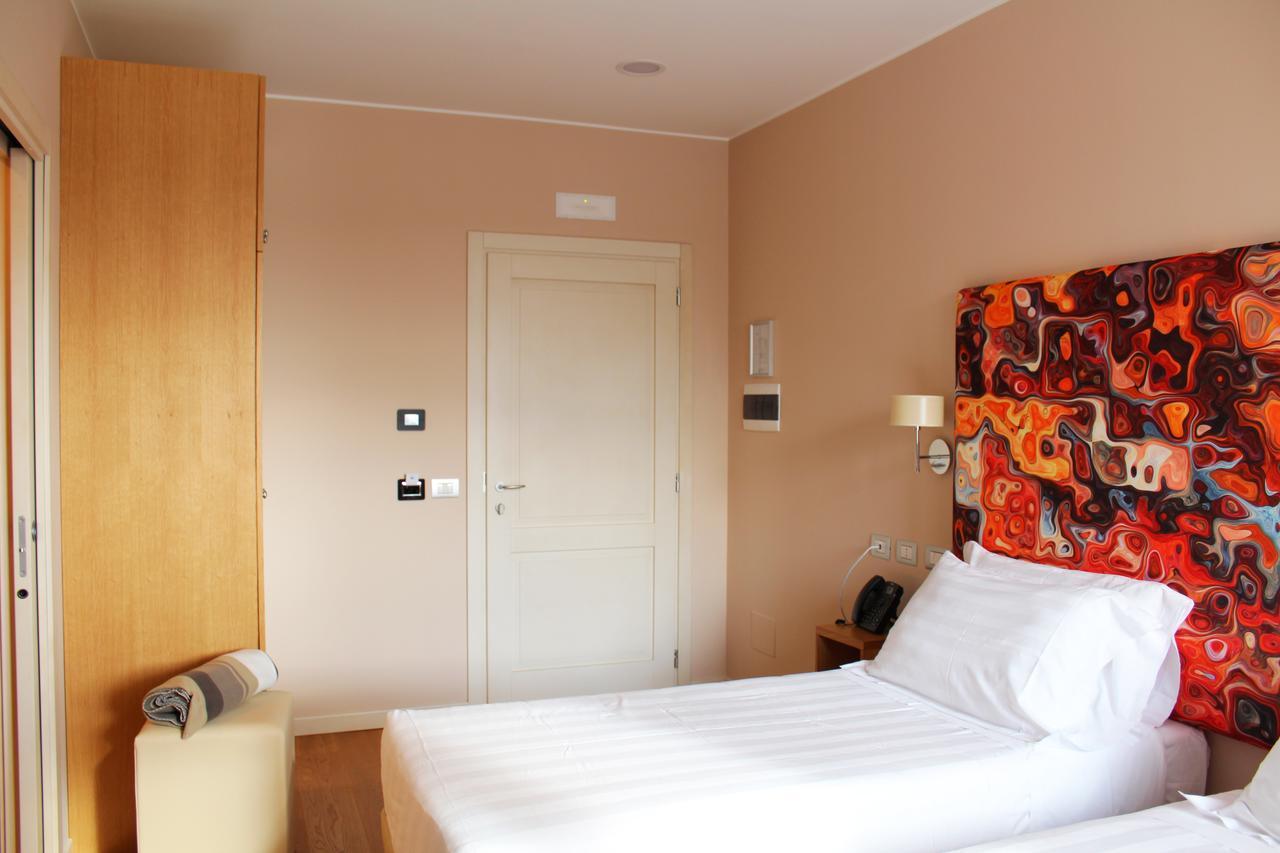Hotel DolceDorme Garni Parma Esterno foto