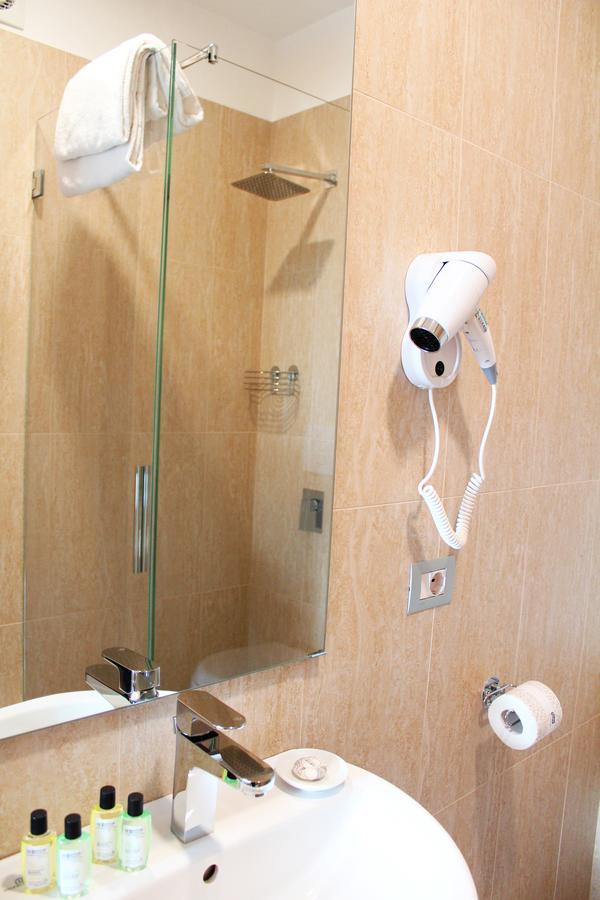 Hotel DolceDorme Garni Parma Esterno foto