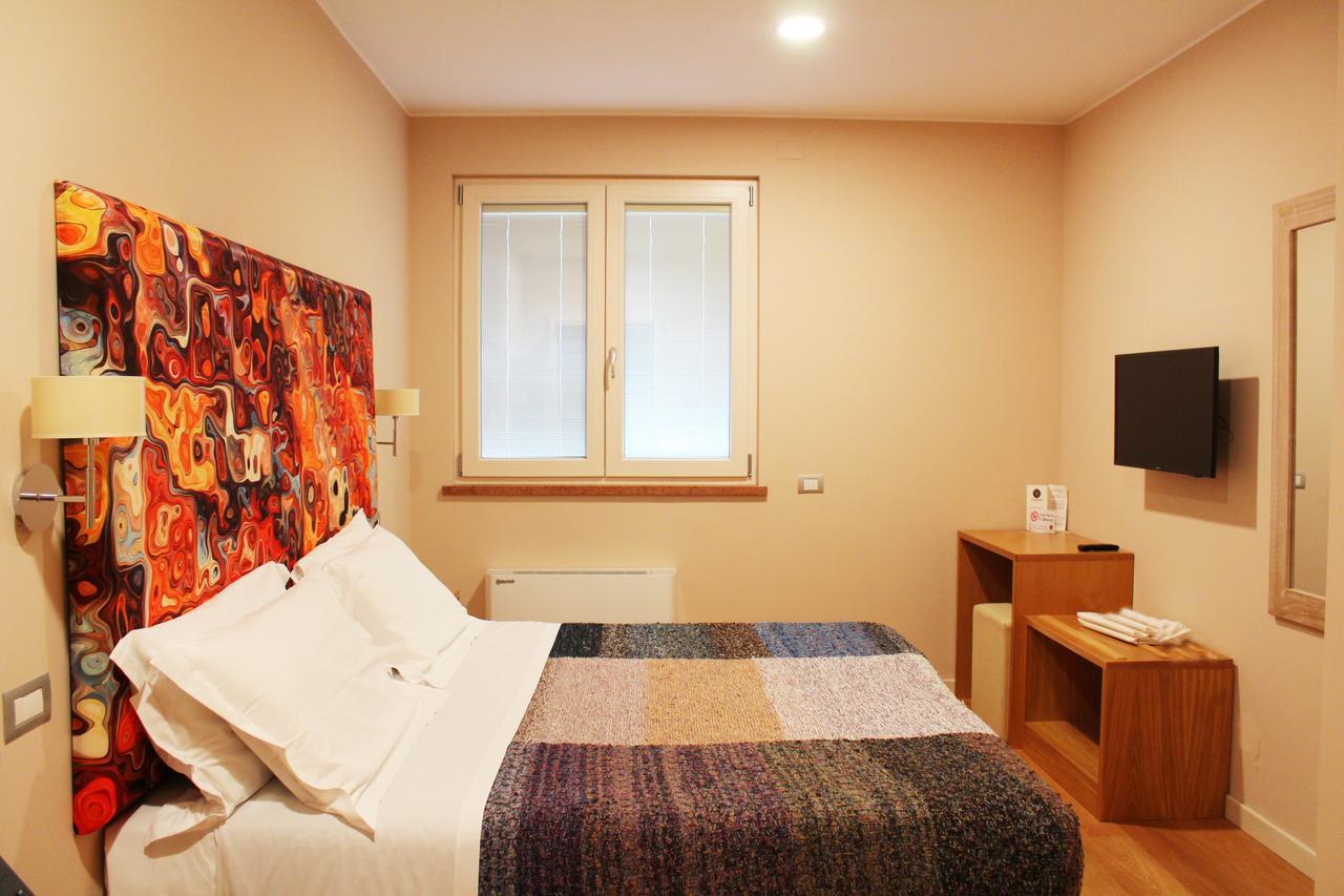 Hotel DolceDorme Garni Parma Esterno foto