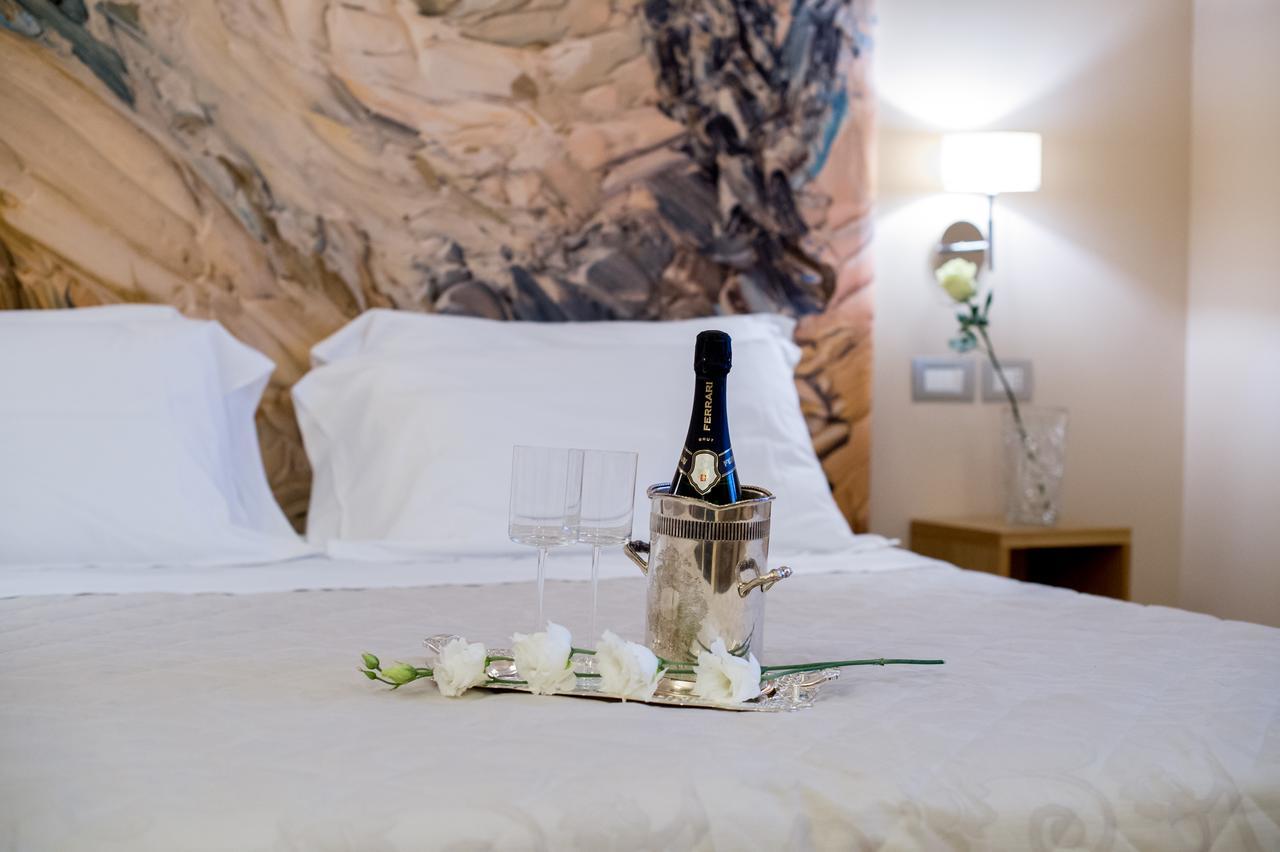 Hotel DolceDorme Garni Parma Esterno foto